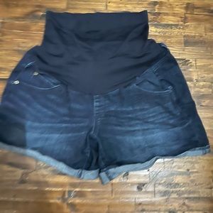 Maternity boyfriend shorts